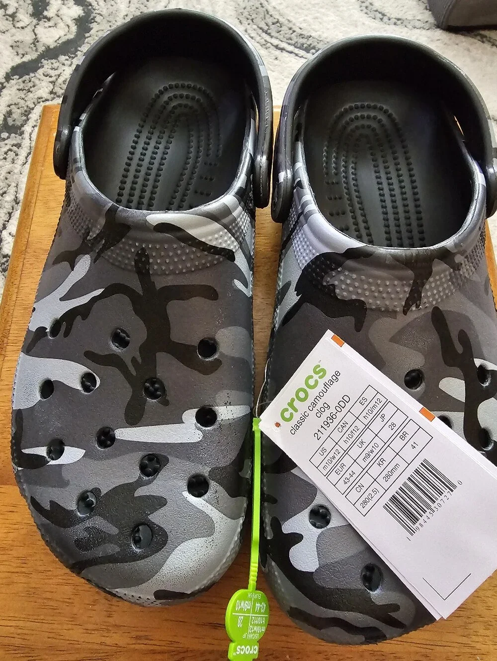 Crocs Classic Camouflage Clog Thermoplastic Men's Black/Slate Grey Clogs M10/w12